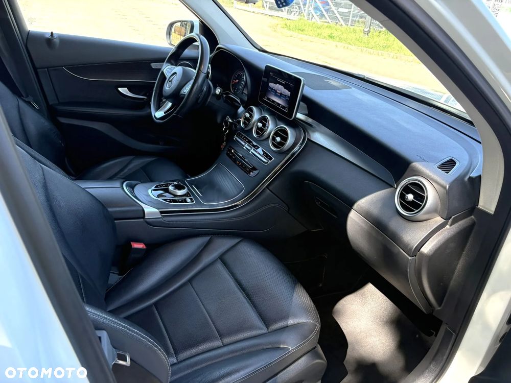 Mercedes-Benz GLC 220 d 4Matic 9G-TRONIC - 27