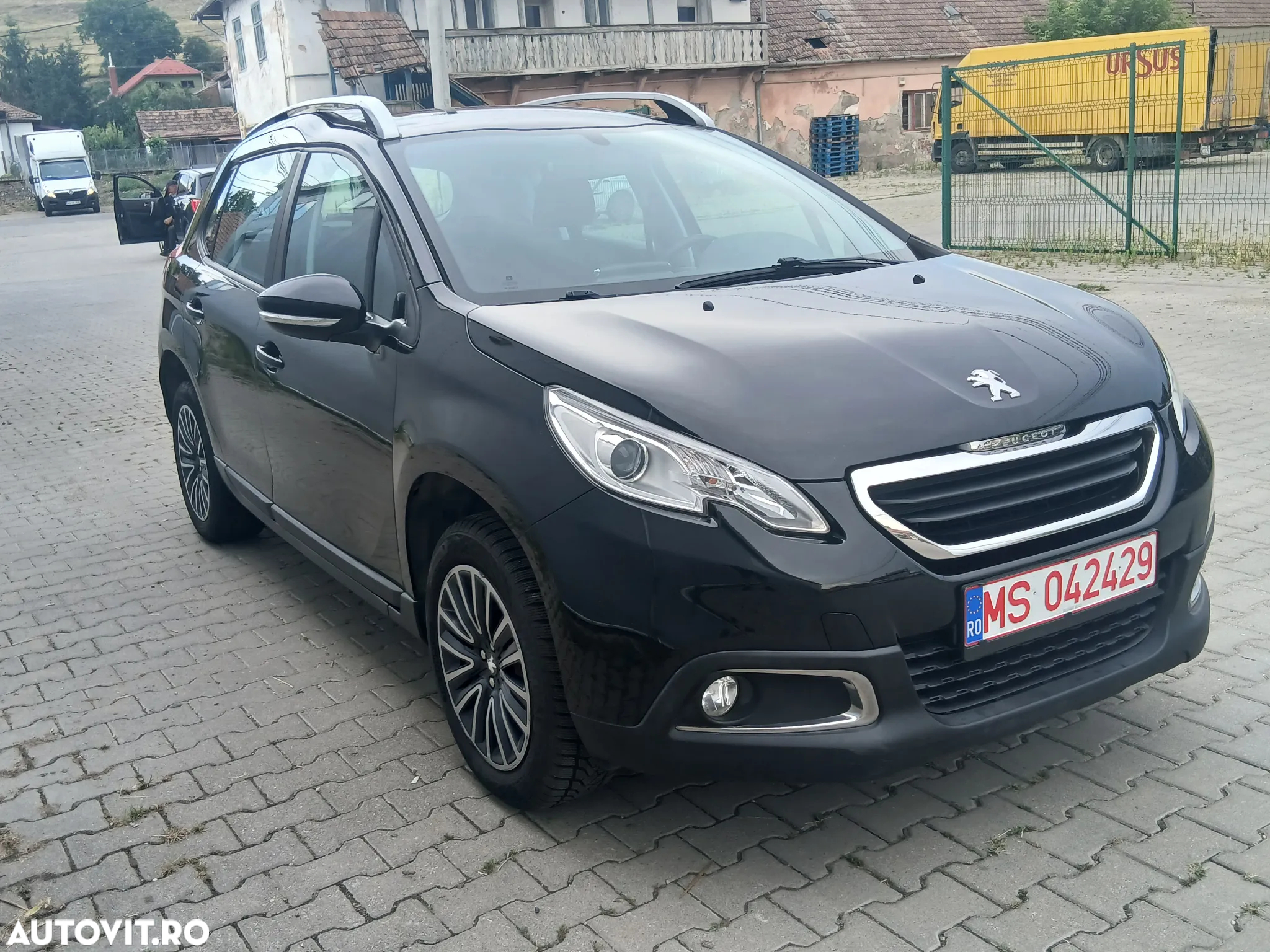Peugeot 2008 1.2 L PureTech Active - 3