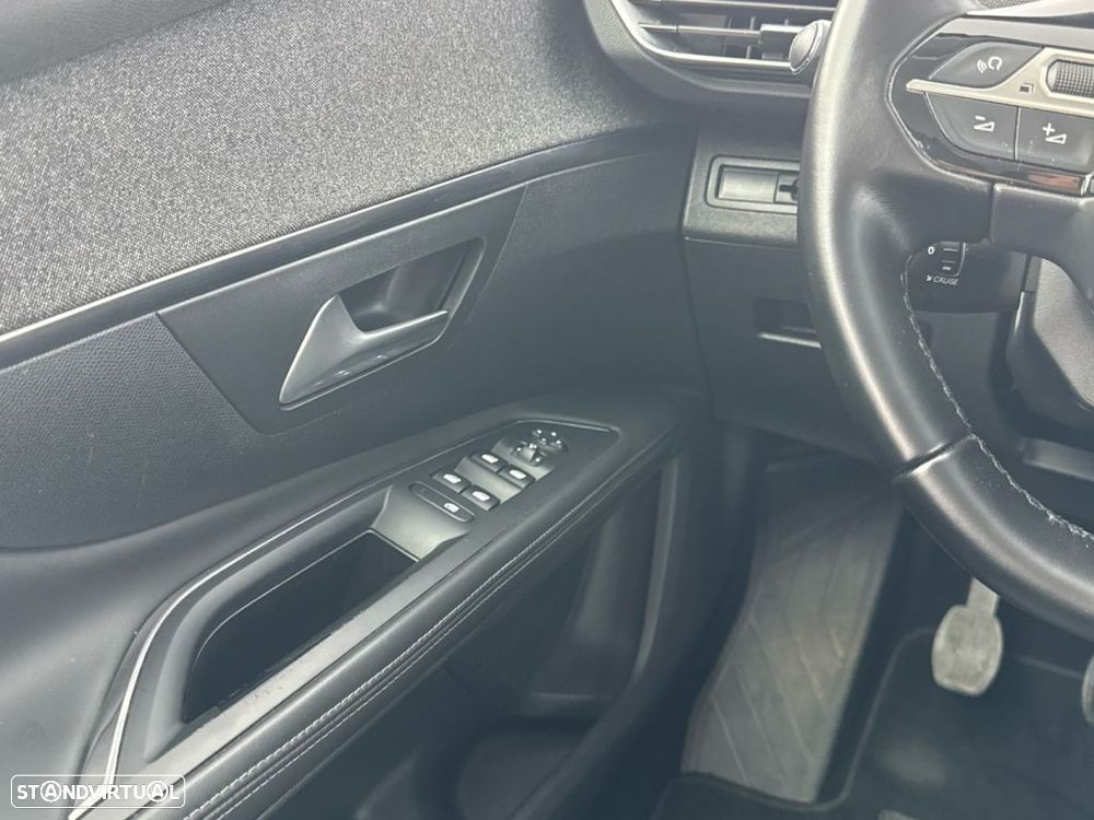 Peugeot 5008 1.6 BlueHDi Allure - 21
