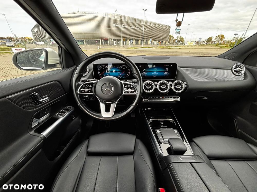 Mercedes-Benz GLA - 11