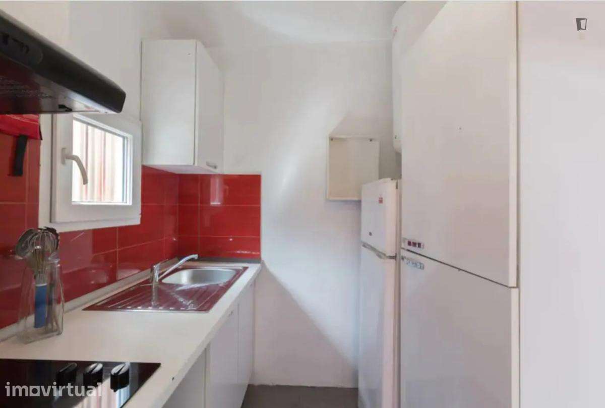 Quarto - localizado em Santo Ildefonso Porto - Grande imagem: 4/7