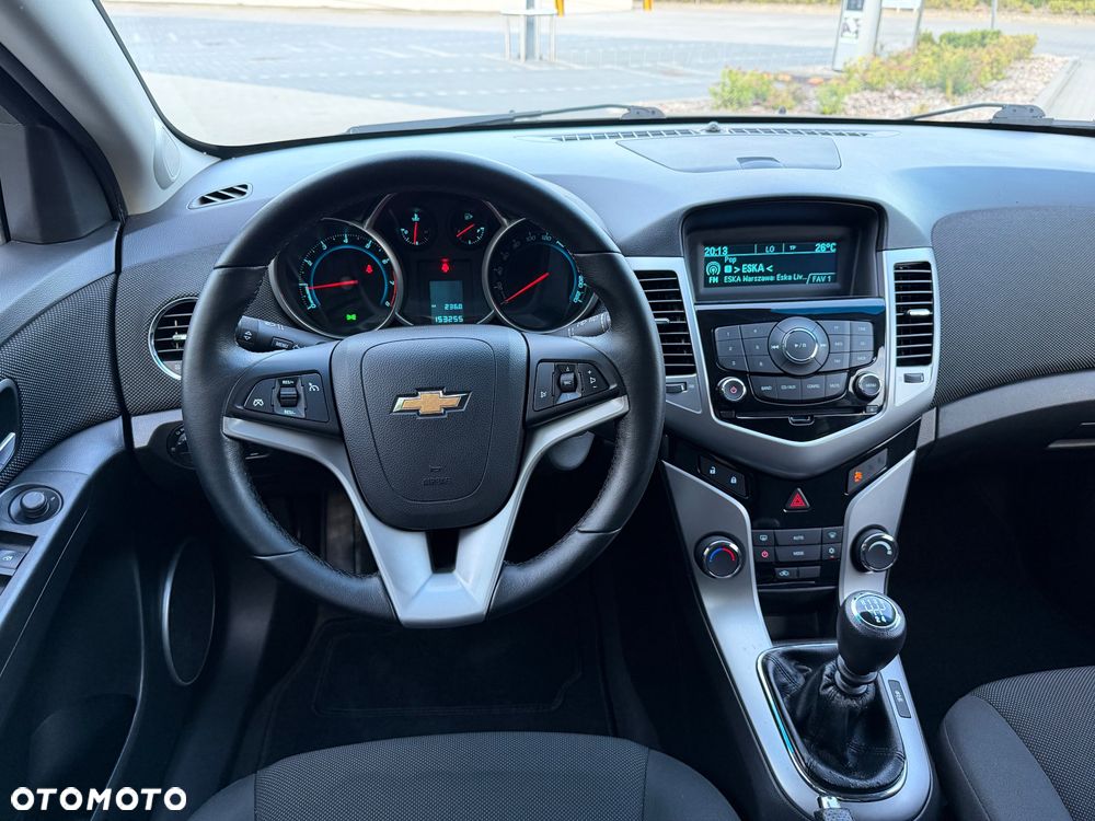 Chevrolet Cruze 1.8 LS+ - 11