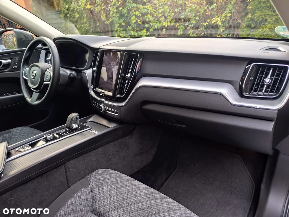 Volvo XC 60 B5 D AWD Geartronic Momentum - 29