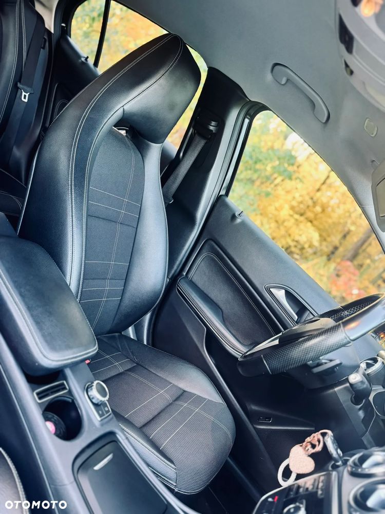 Mercedes-Benz GLA 220 CDI 7G-DCT AMG Line - 10