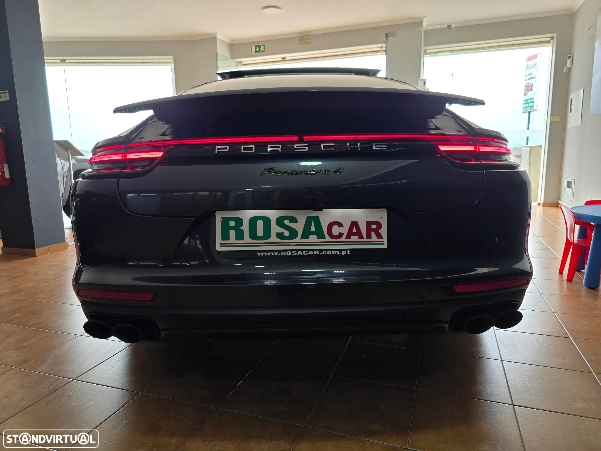 Porsche Panamera 4 E-Hybrid Executive - 32