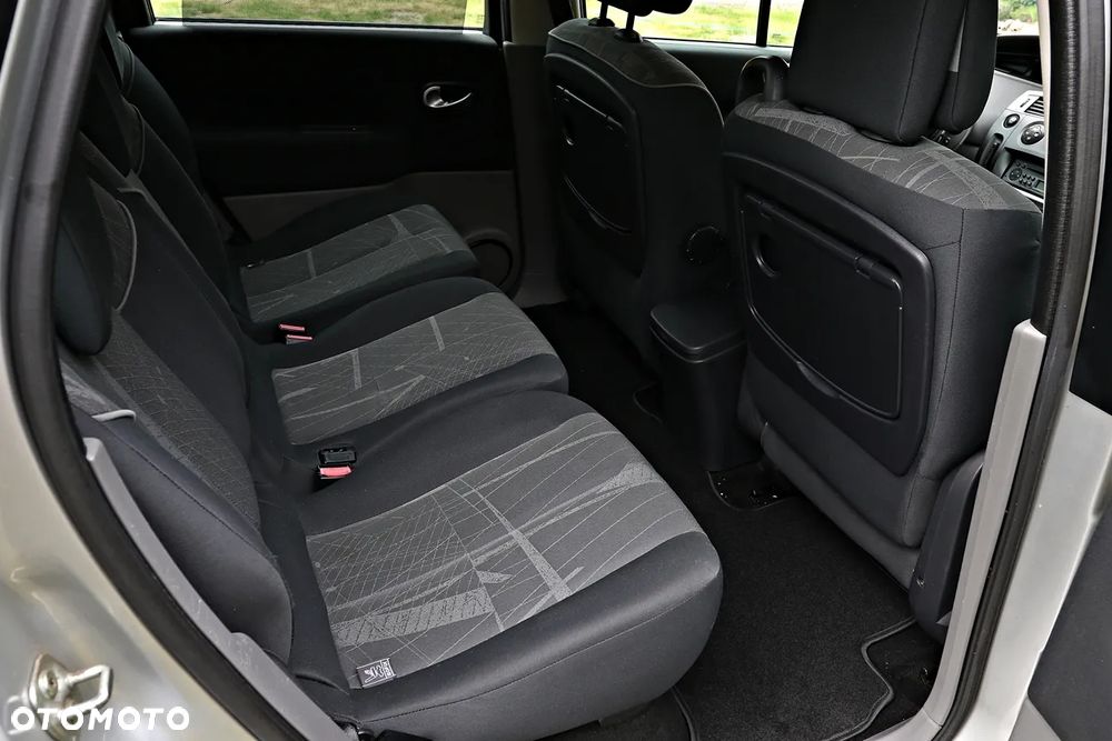 Renault Scenic - 36