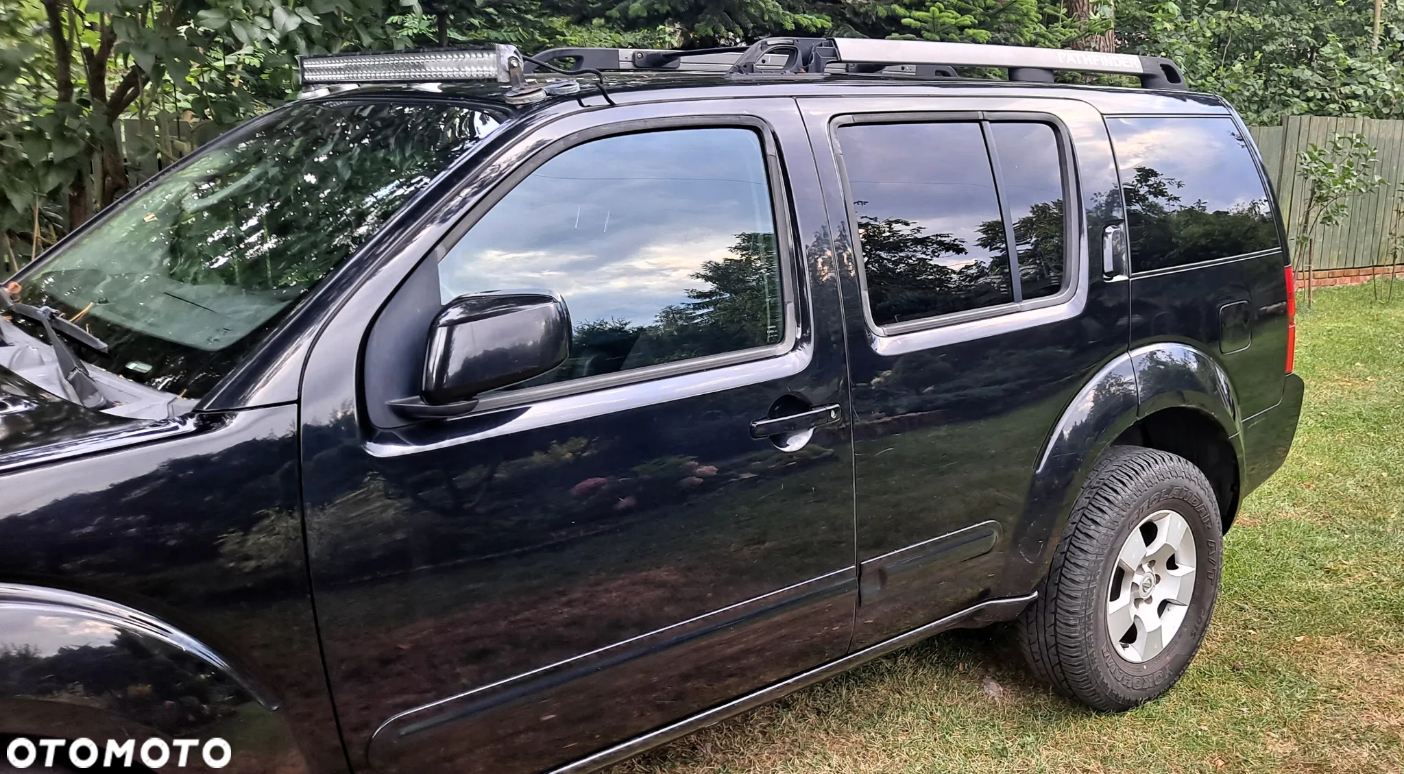 Nissan Pathfinder 4.0 V6 LE - 3