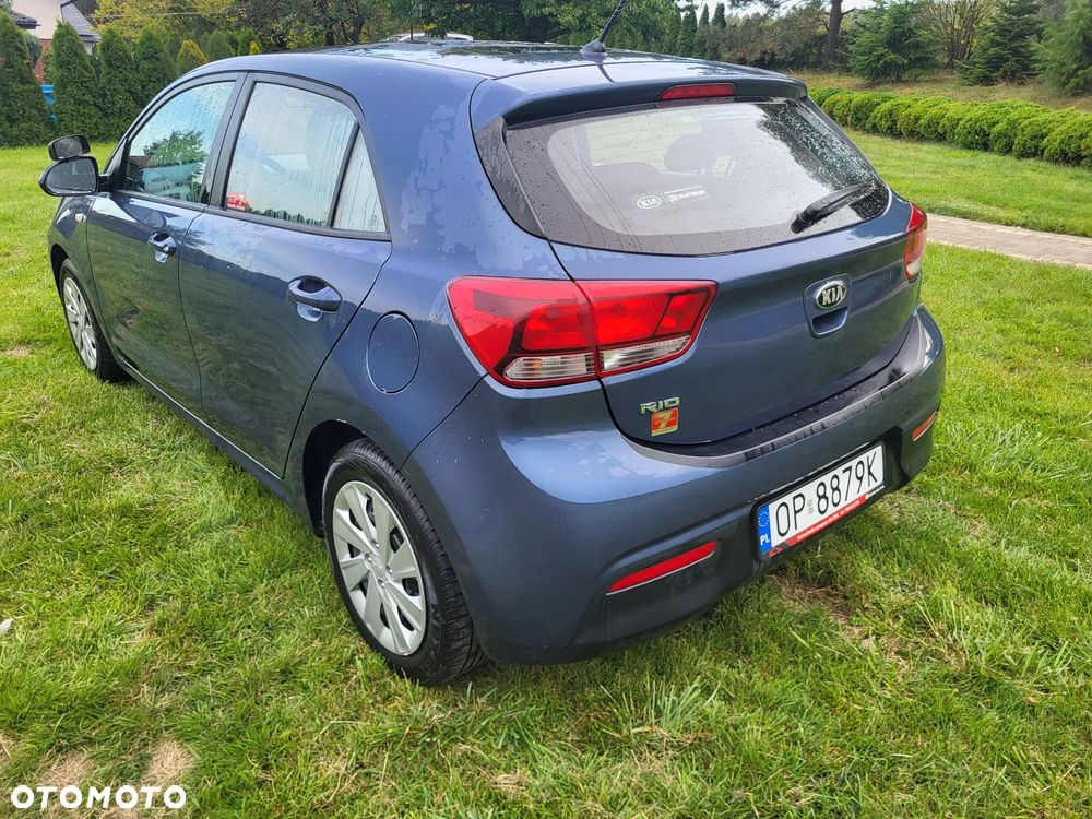 Kia Rio 1.2 L - 5