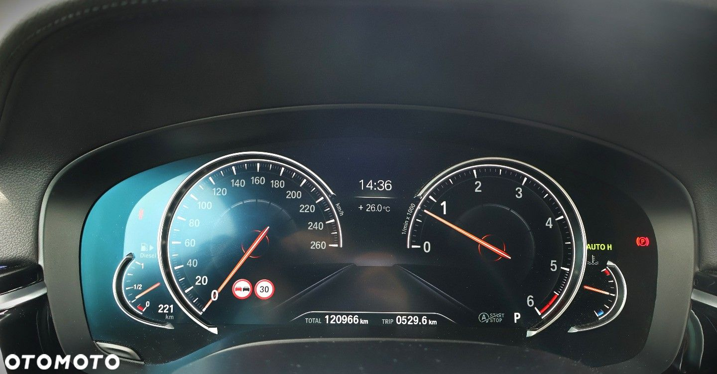 BMW Seria 5 - 25
