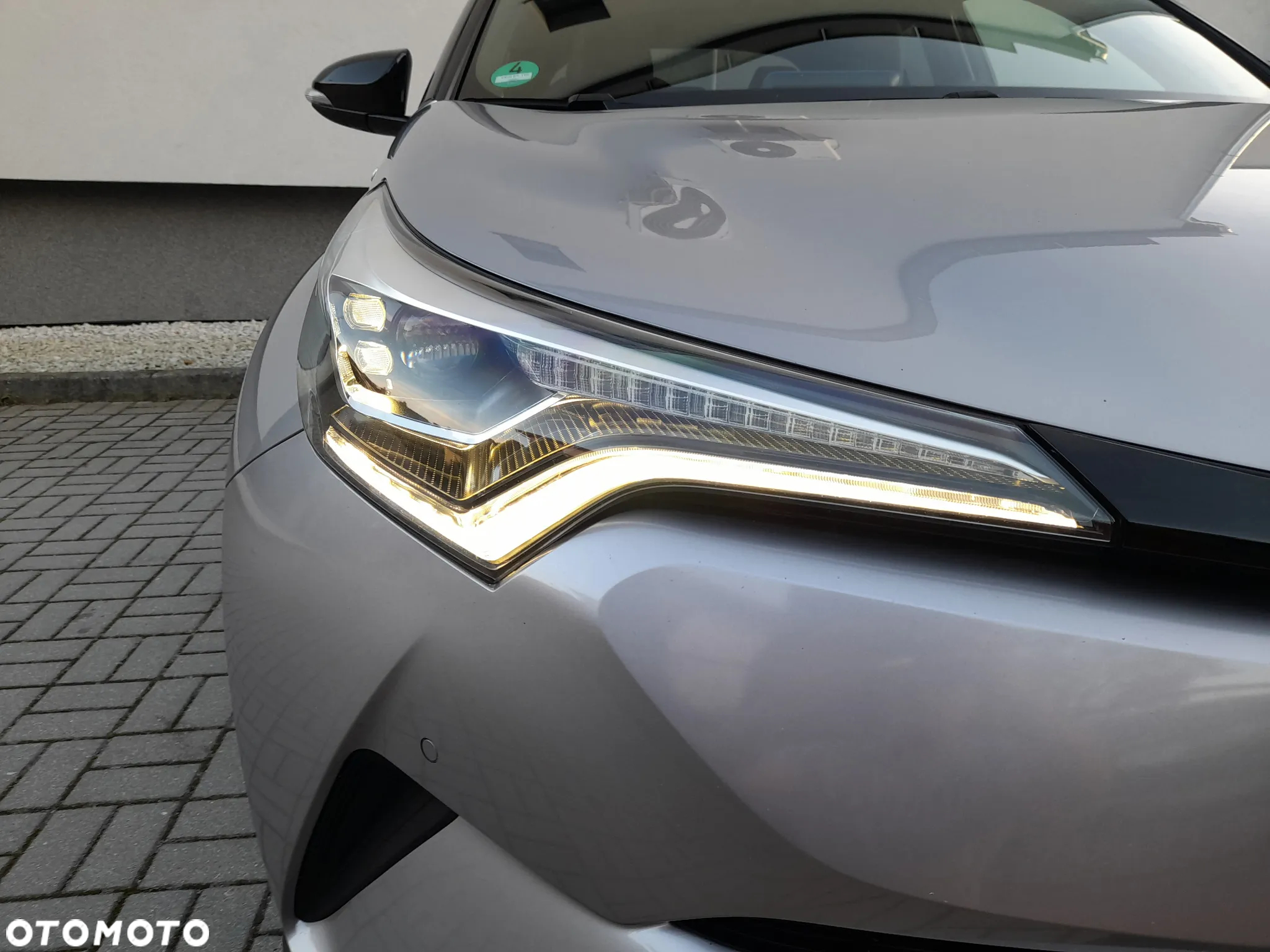Toyota C-HR 1.8 Hybrid Dynamic - 8