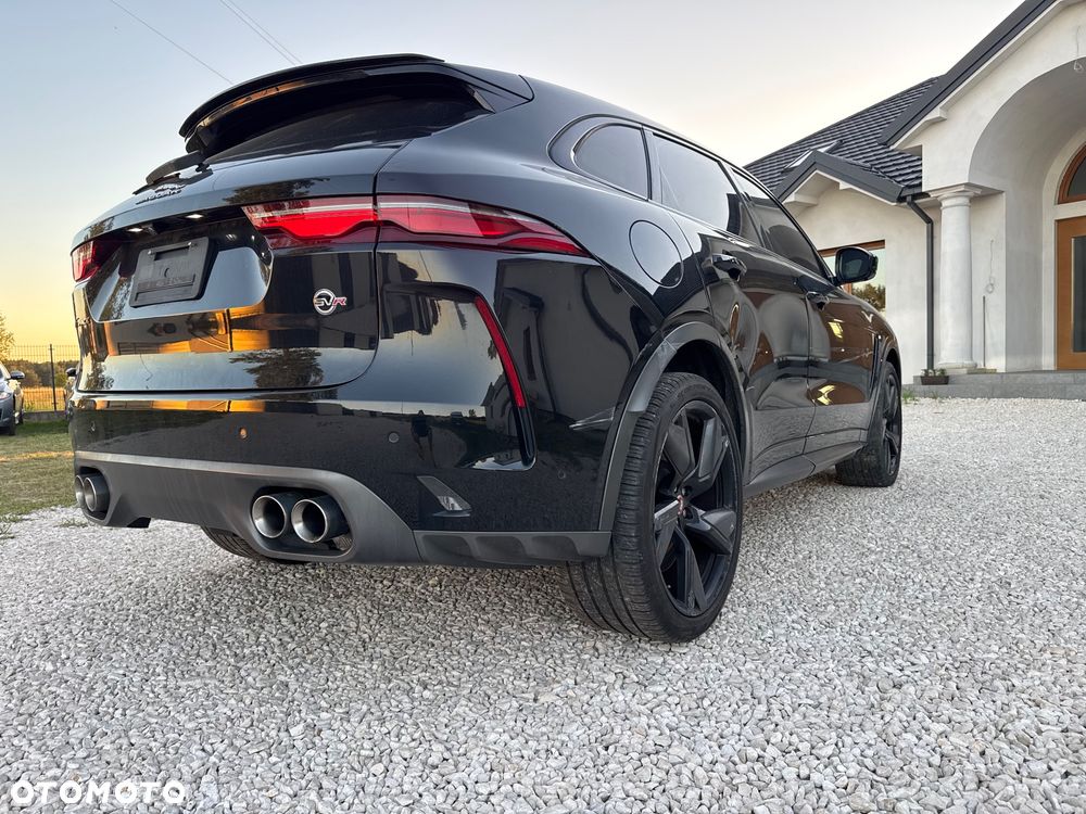 Jaguar F-Pace P550 AWD SVR - 14