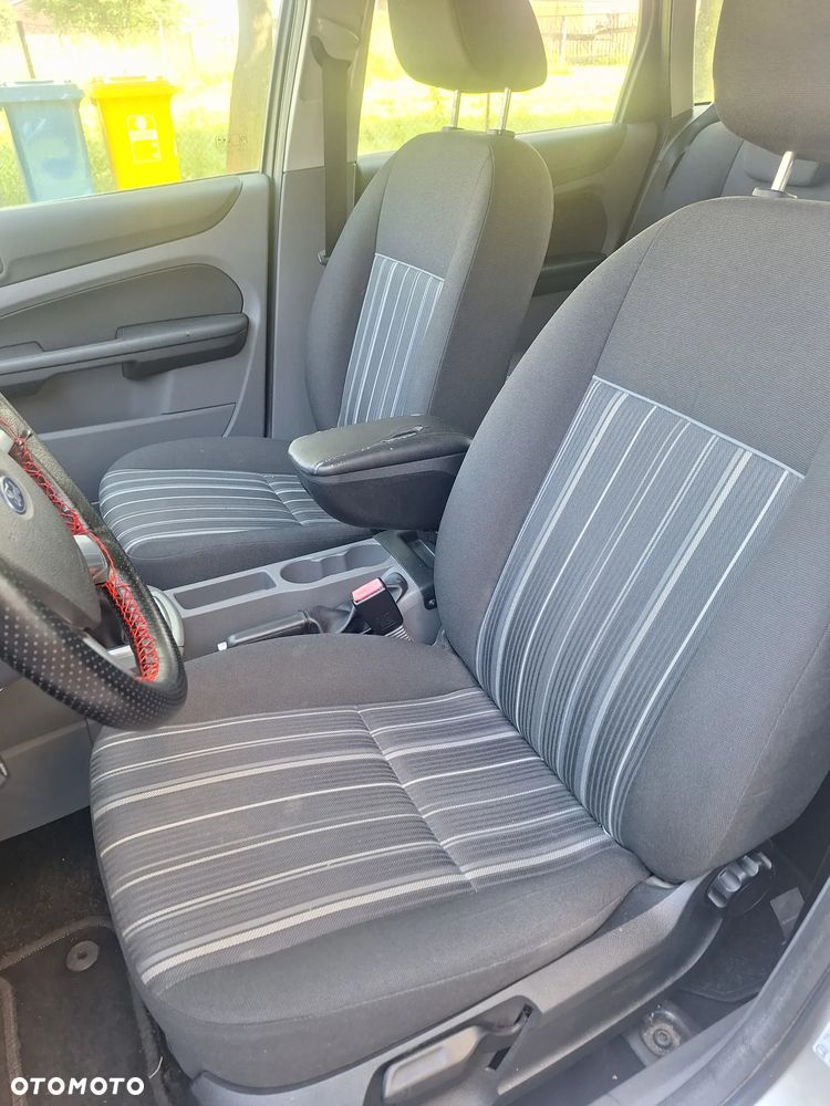 Ford Focus 1.6 TDCi DPF Titanium - 7