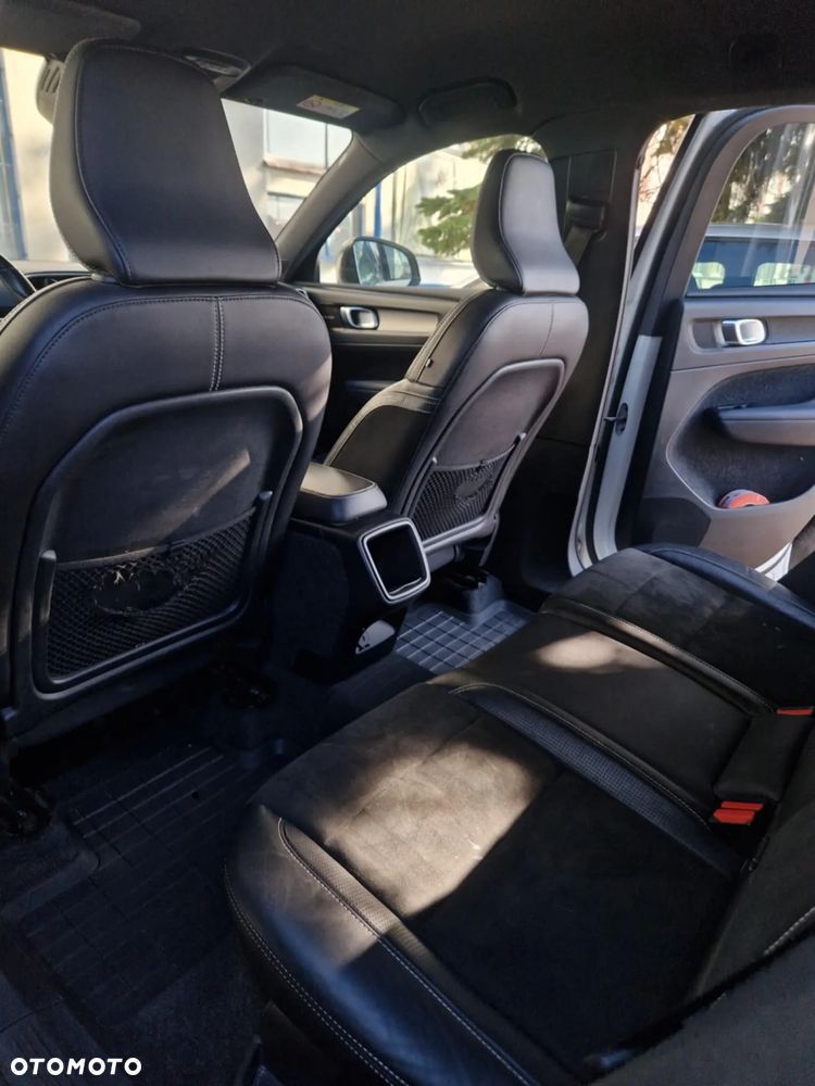 Volvo XC 40 D4 AWD R-Design - 7