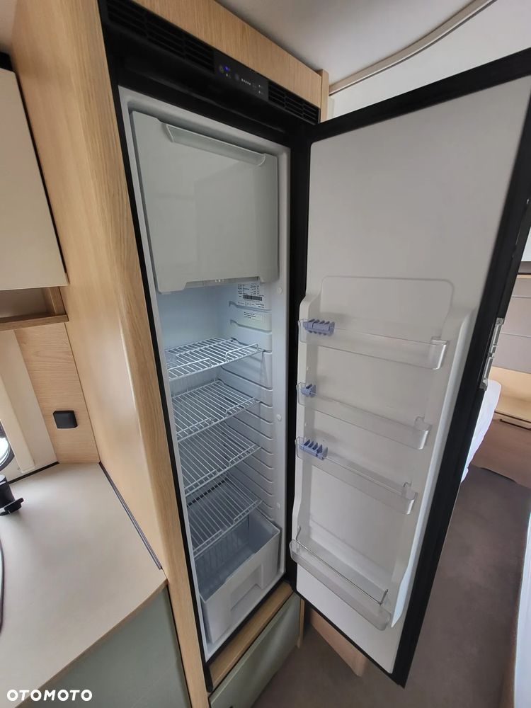 LMC Style 530 E - Łóżka wzdłużne + salon podkowa - 11