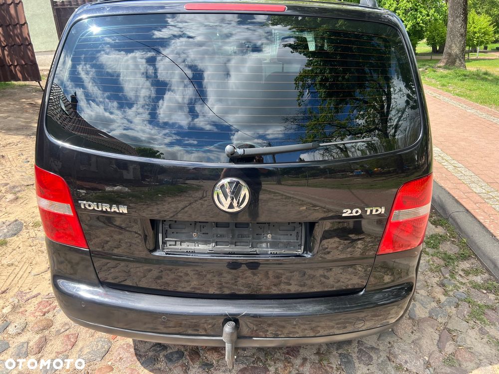 Volkswagen Touran - 4