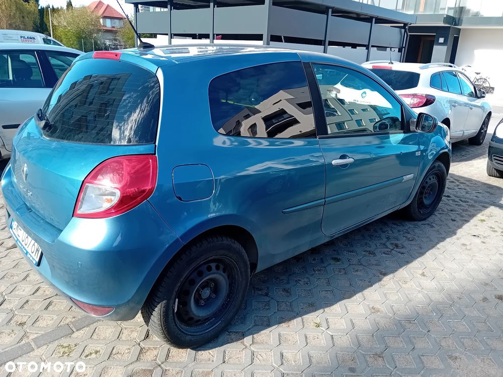 Renault Clio - 16