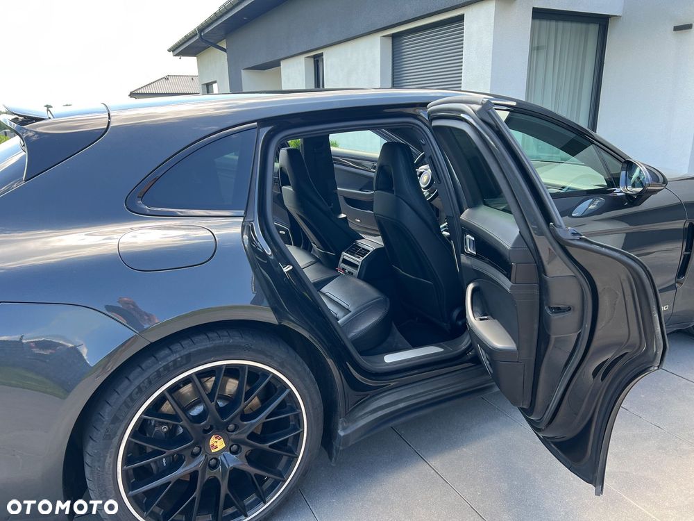 Porsche Panamera 4 Platinum Edition - 8