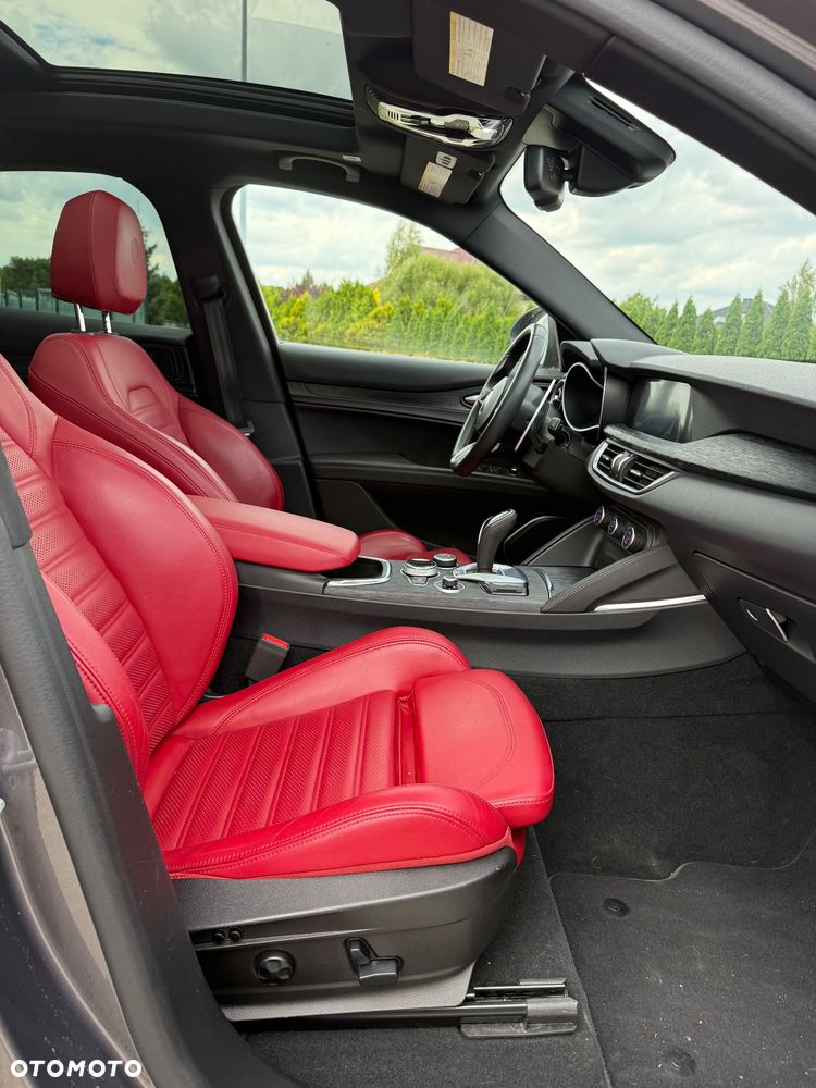 Alfa Romeo Stelvio 2.0 Turbo 16V AT8-Q4 Competizione - 24
