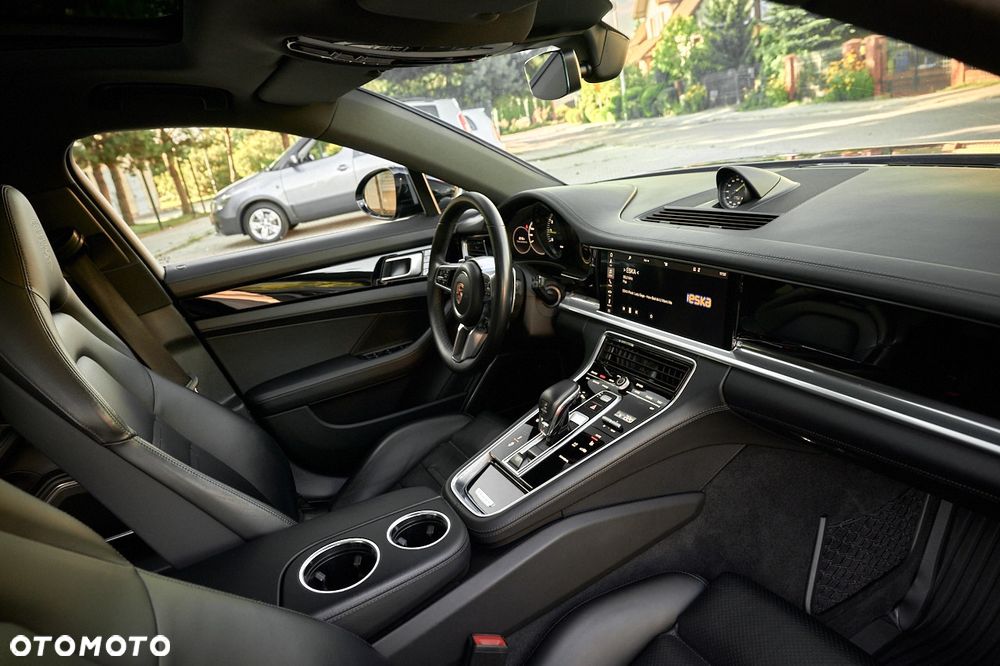Porsche Panamera - 31
