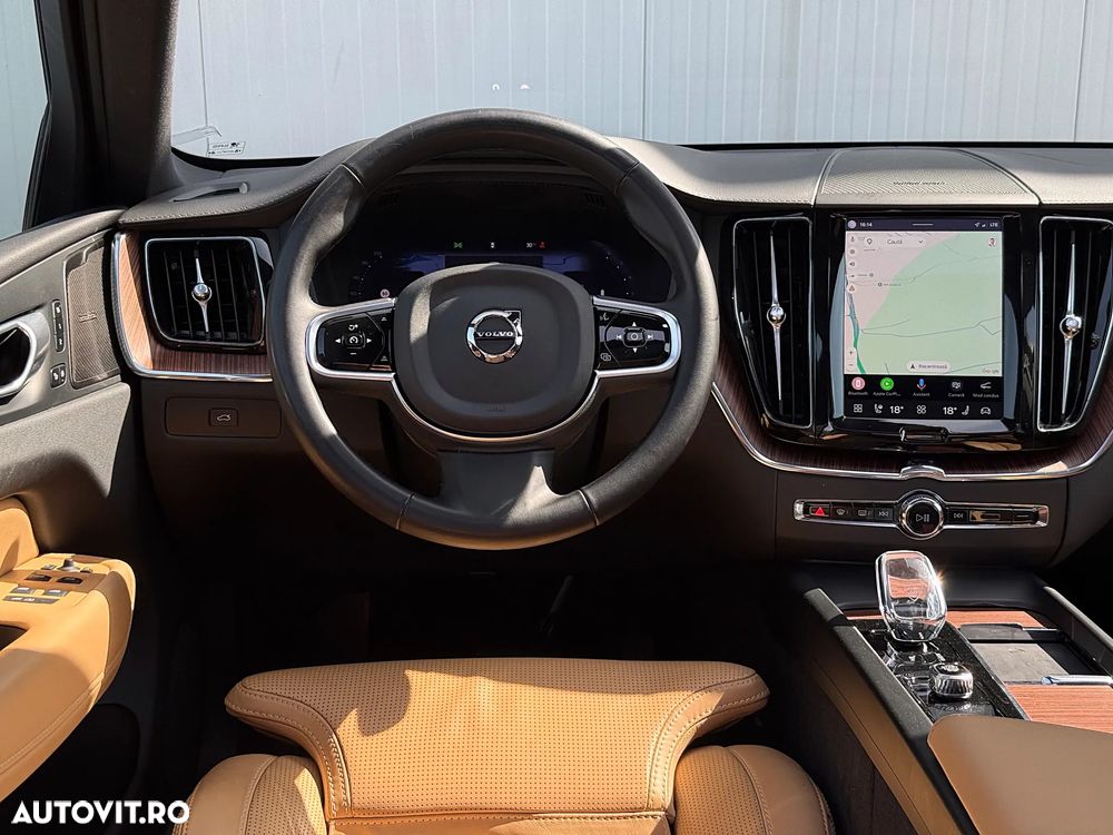 Volvo XC 60 B4 D AWD Ultimate Dark - 24