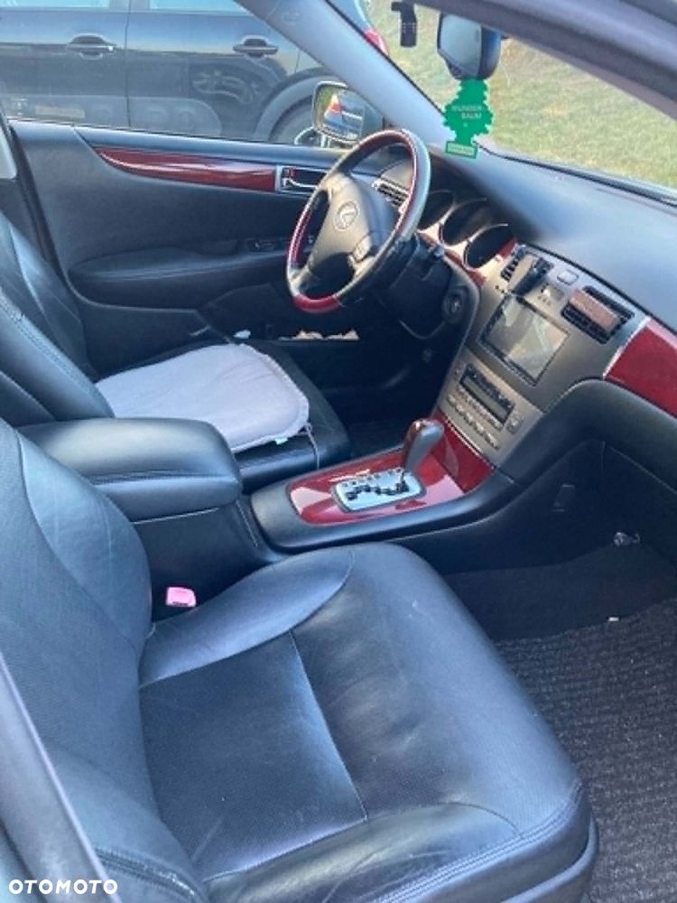 Lexus ES - 7