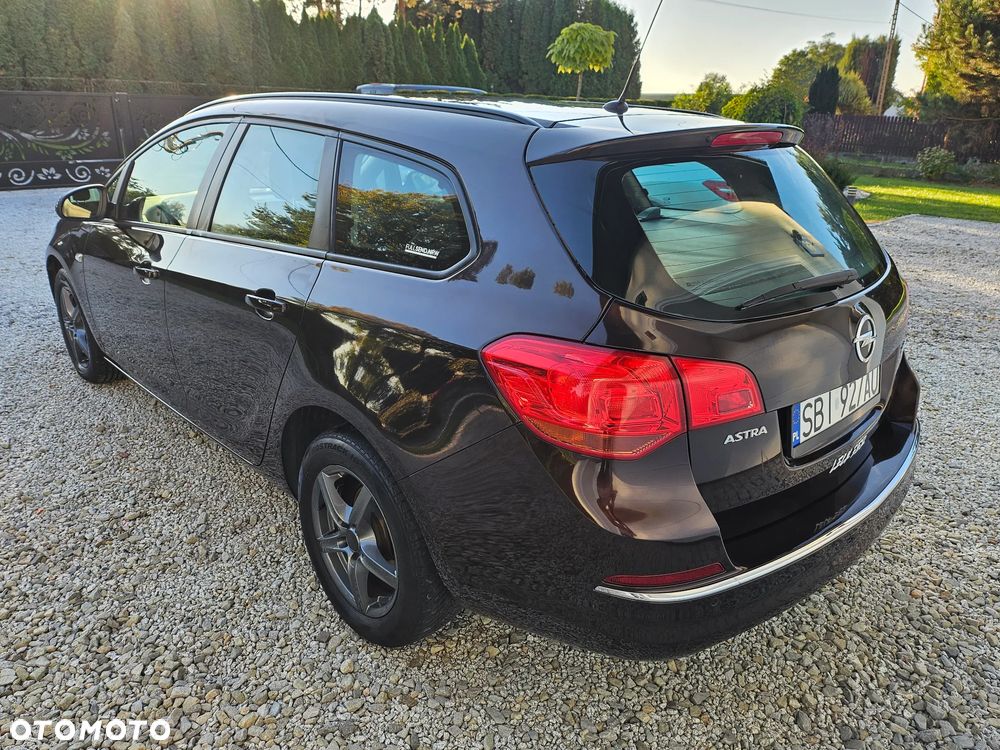 Opel Astra 2012 photo 4