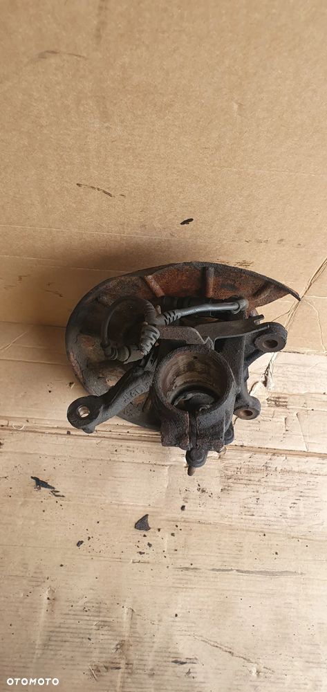 Zwrotnica piasta lewy przód przednia lewa VW Touran 1T0 1.9 TDI - 7