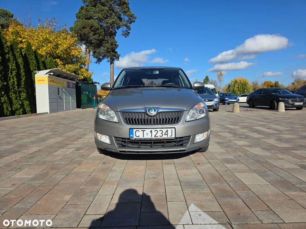 Skoda Fabia 2012 photo 2