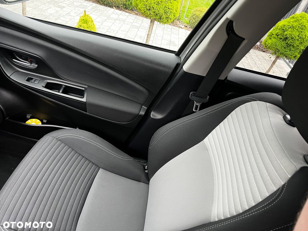 Toyota Yaris 1.5 Premium - 11