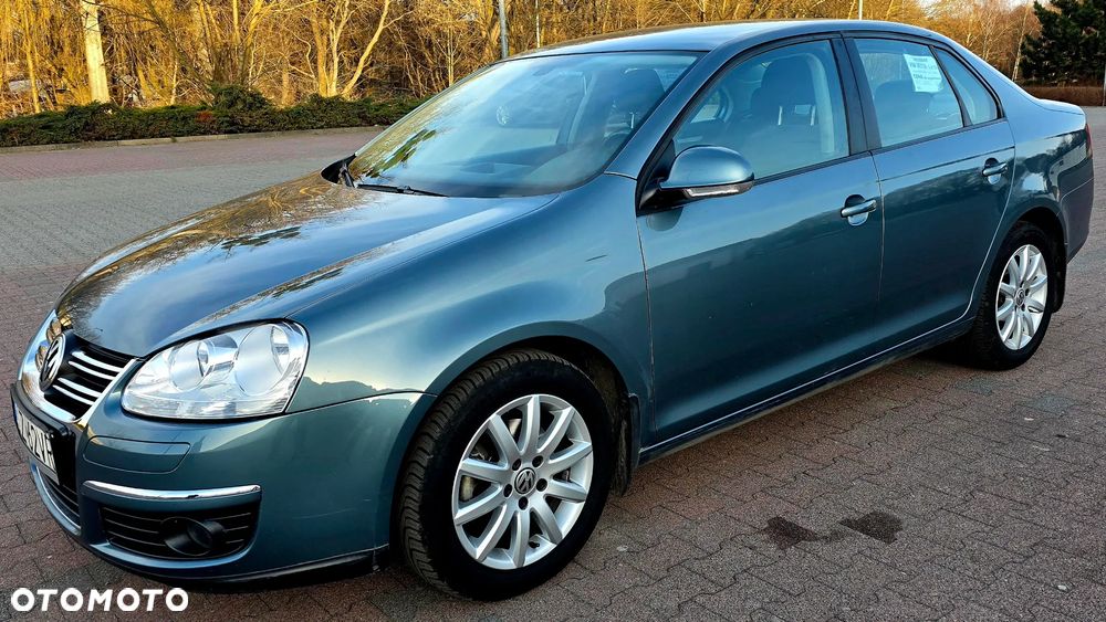 Volkswagen Jetta - 2