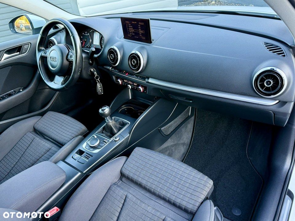 Audi A3 Sportback 1.4 TFSI Attraction - 27