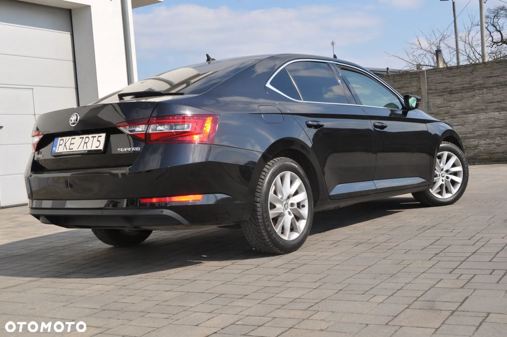 Skoda Superb 2.0 TDI DSG Premium Edition - 12