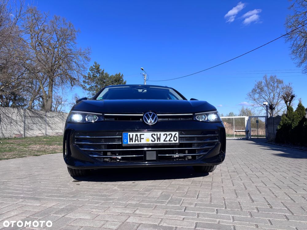 Volkswagen Passat Variant 2.0 TDI SCR 4Motion DSG Elegance - 4