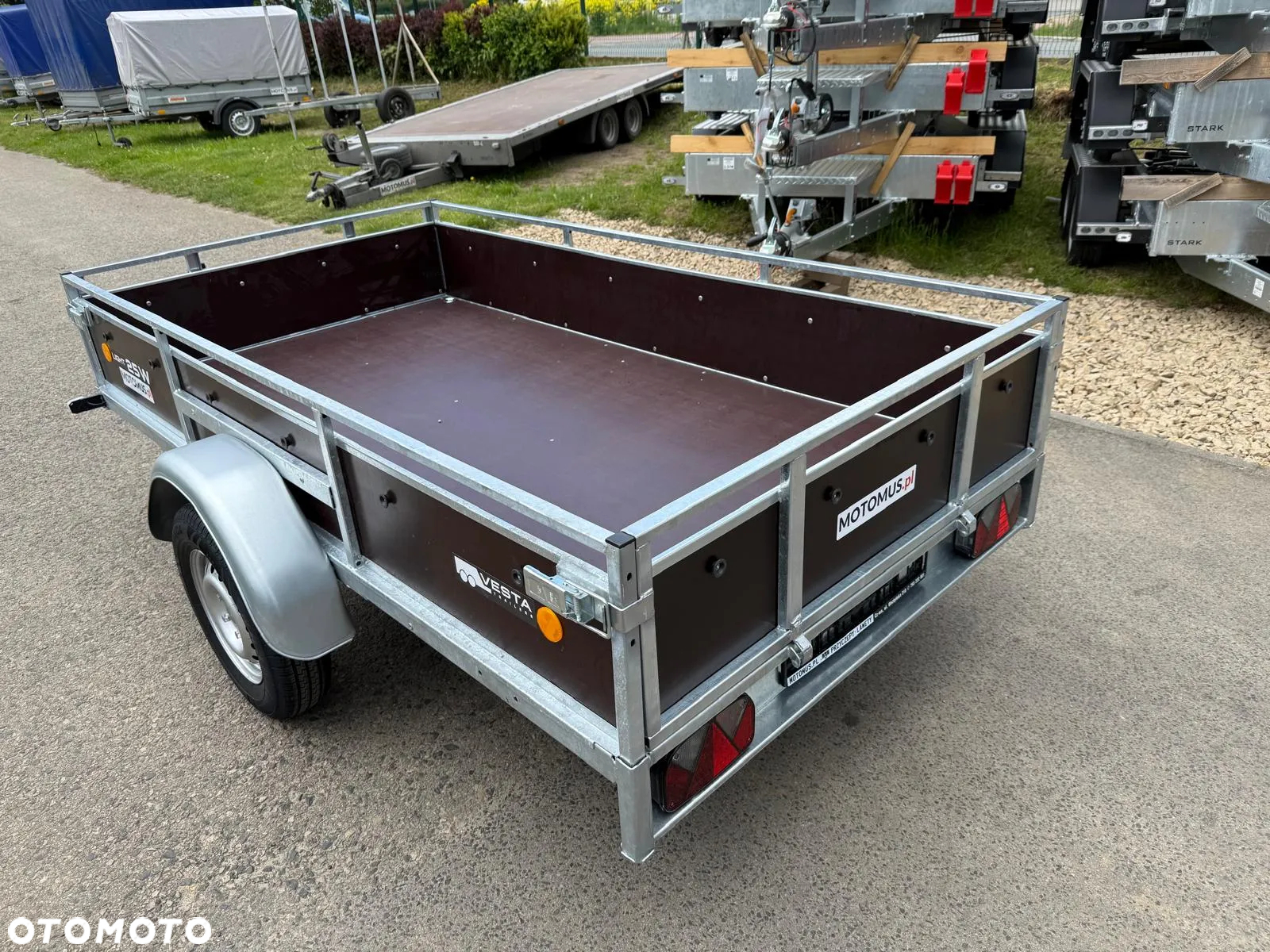 Inny Przyczepa VESTA LIGHT 25W 251x135x39 cm WYSOKIE BURTY ze sklejki spawana rama Częstochowa MOTOMUS - 2
