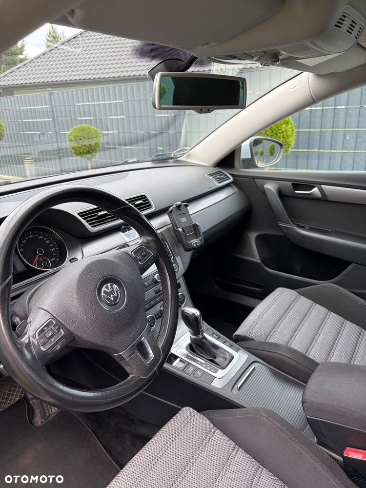 Volkswagen Passat - 8
