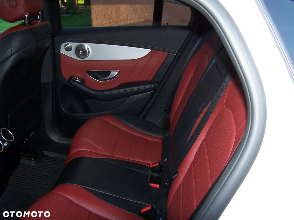 Mercedes-Benz GLC 220 d 4Matic 9G-TRONIC AMG Line - 30