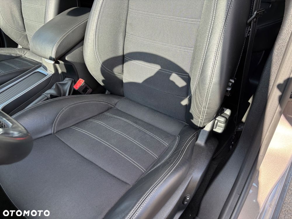 Ford Mondeo 2.0 TDCi Business Edition - 17