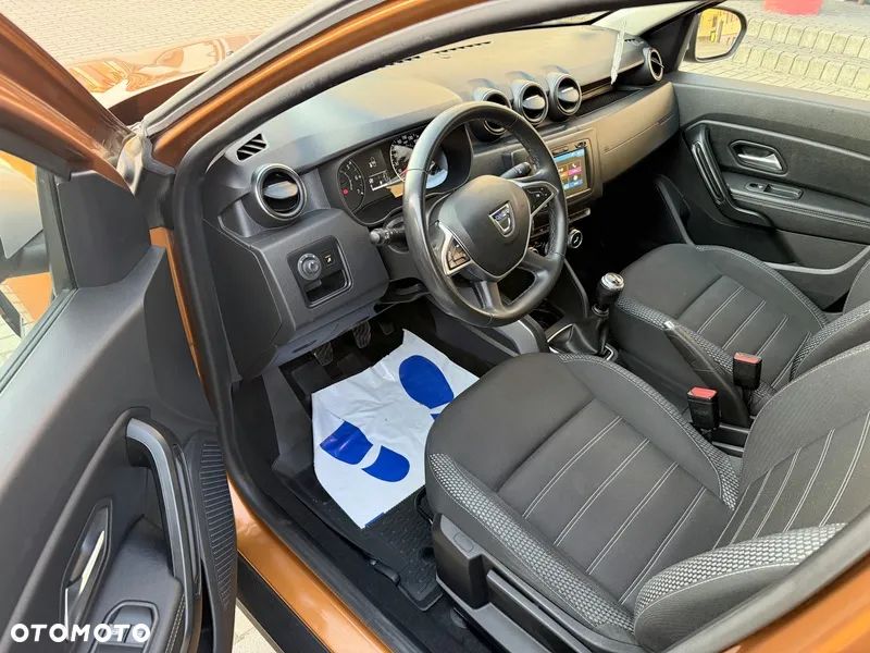 Dacia Duster 1.6 SCe Laureate S&S - 9