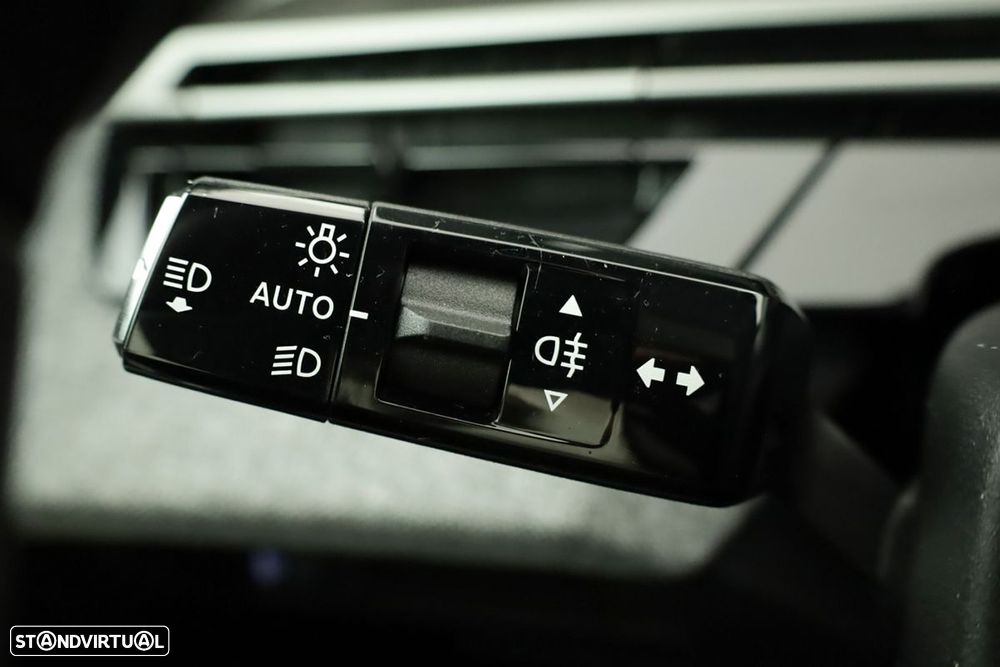 Peugeot 3008 1.2 Hybrid Allure e-DCS6 - 16