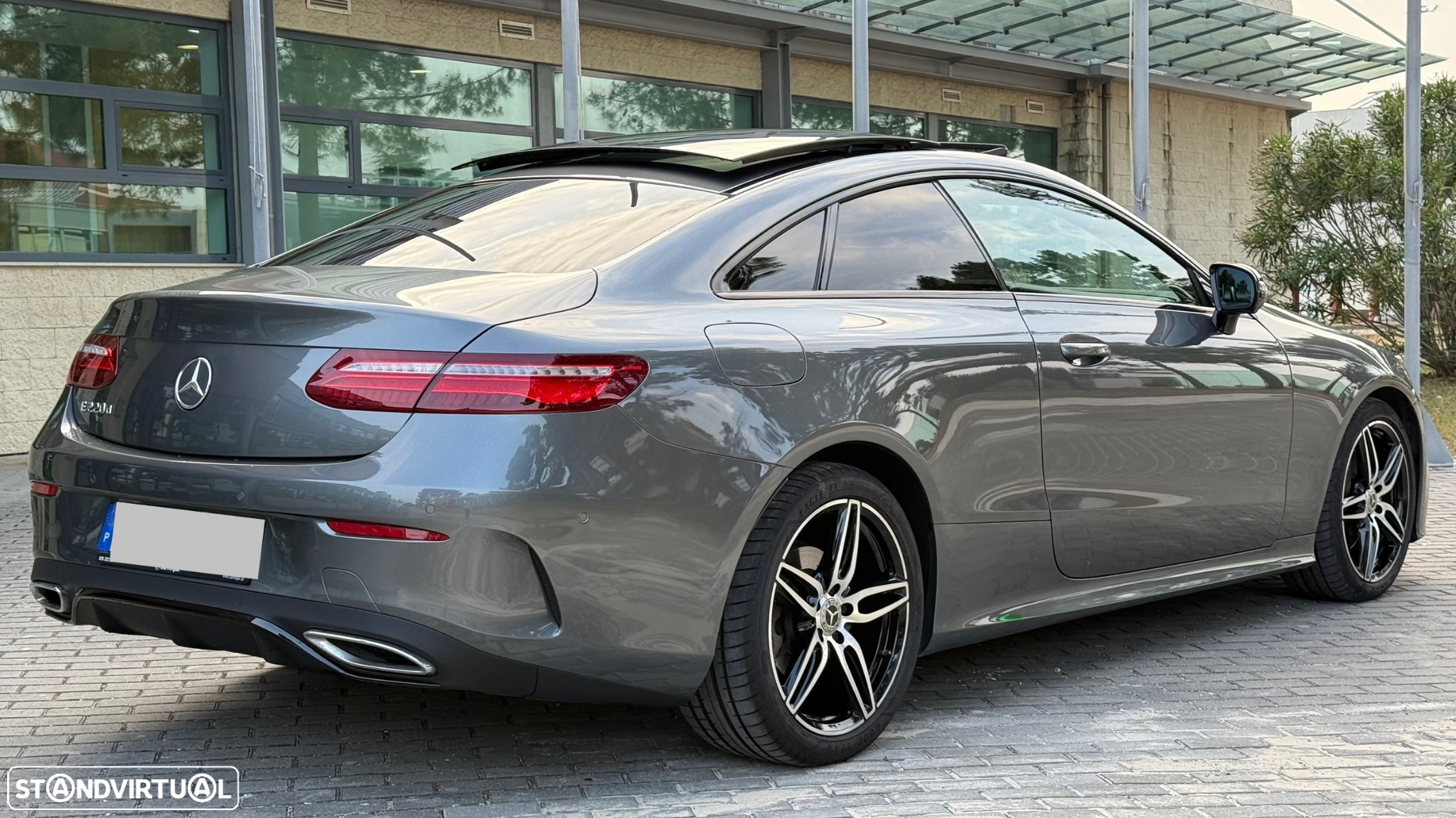 Mercedes-Benz E 220 d AMG Line - 18
