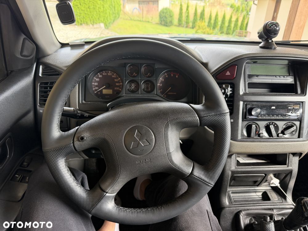 Mitsubishi Pajero - 8