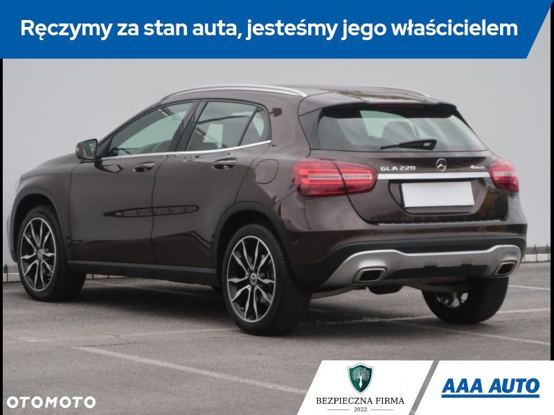 Mercedes-Benz GLA - 5