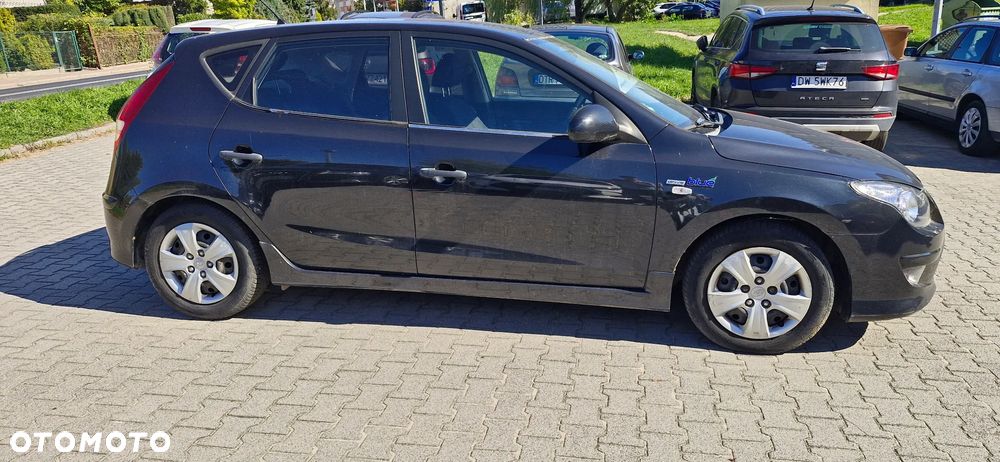 Hyundai i30 1.4 Base + - 25