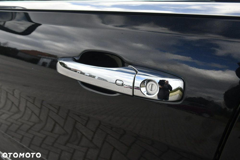 Jeep Grand Cherokee - 30