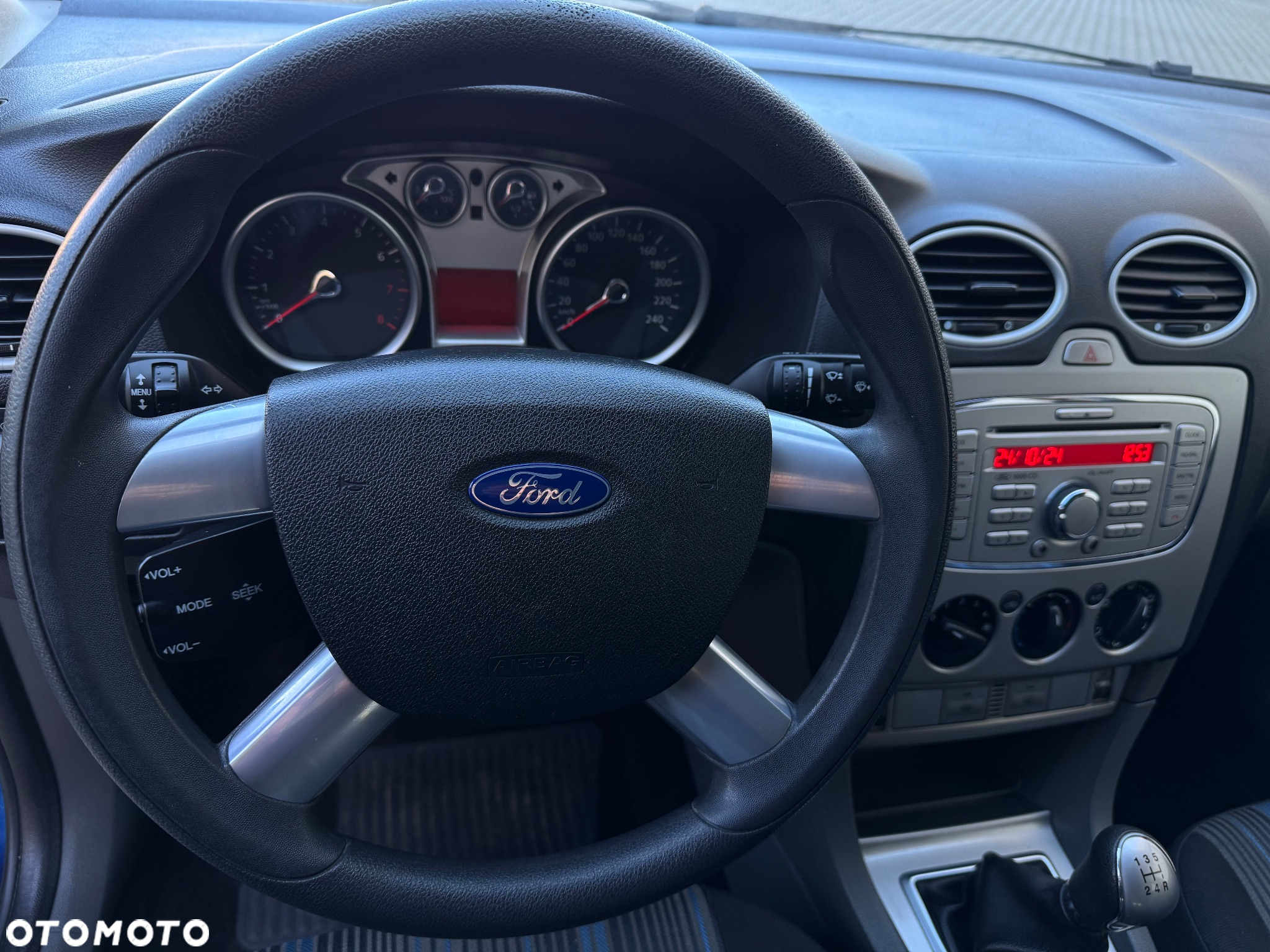 Ford Focus 1.8 Style - 24