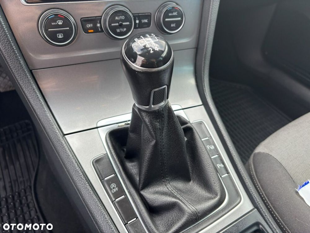 Volkswagen Golf 1.6 TDI DPF Trendline - 8
