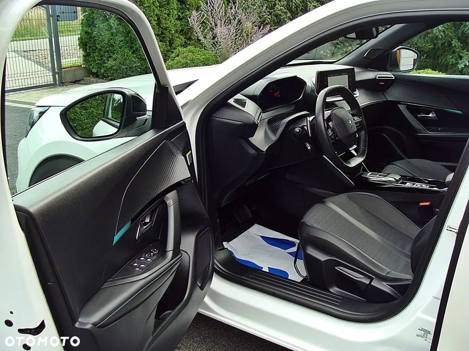 Peugeot 2008 1.5 BlueHDi Allure S&S EAT8 - 18