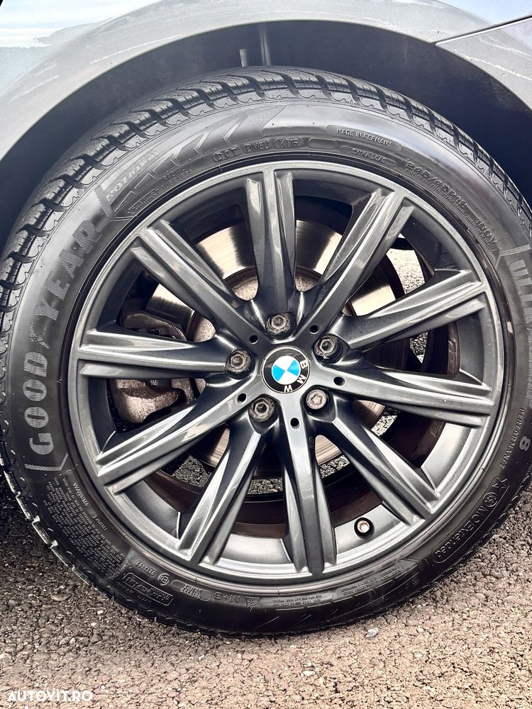BMW Seria 5 520d AT - 13