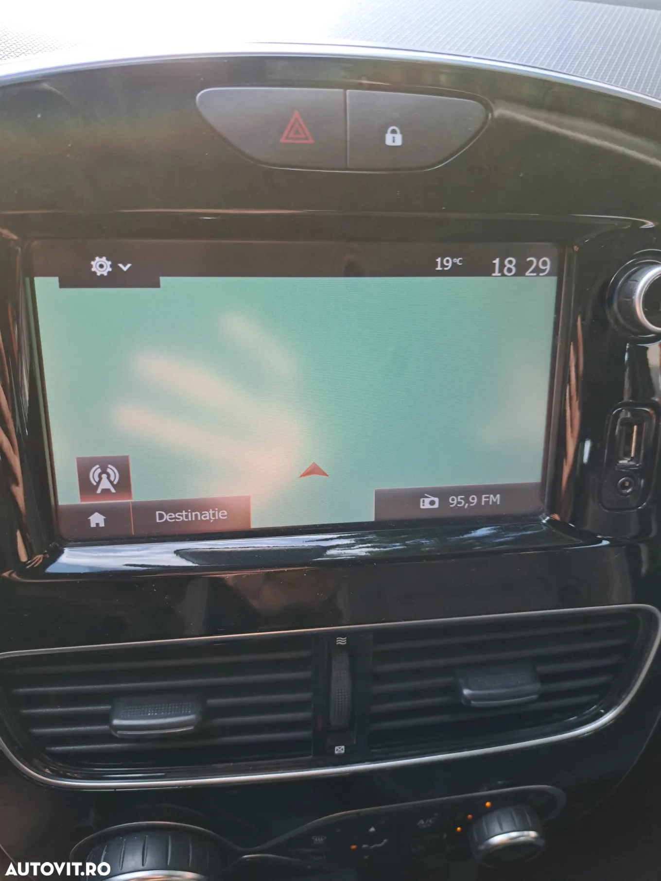 Renault Clio Energy dCi 90 Start & Stop LIMITED 2018 - 10
