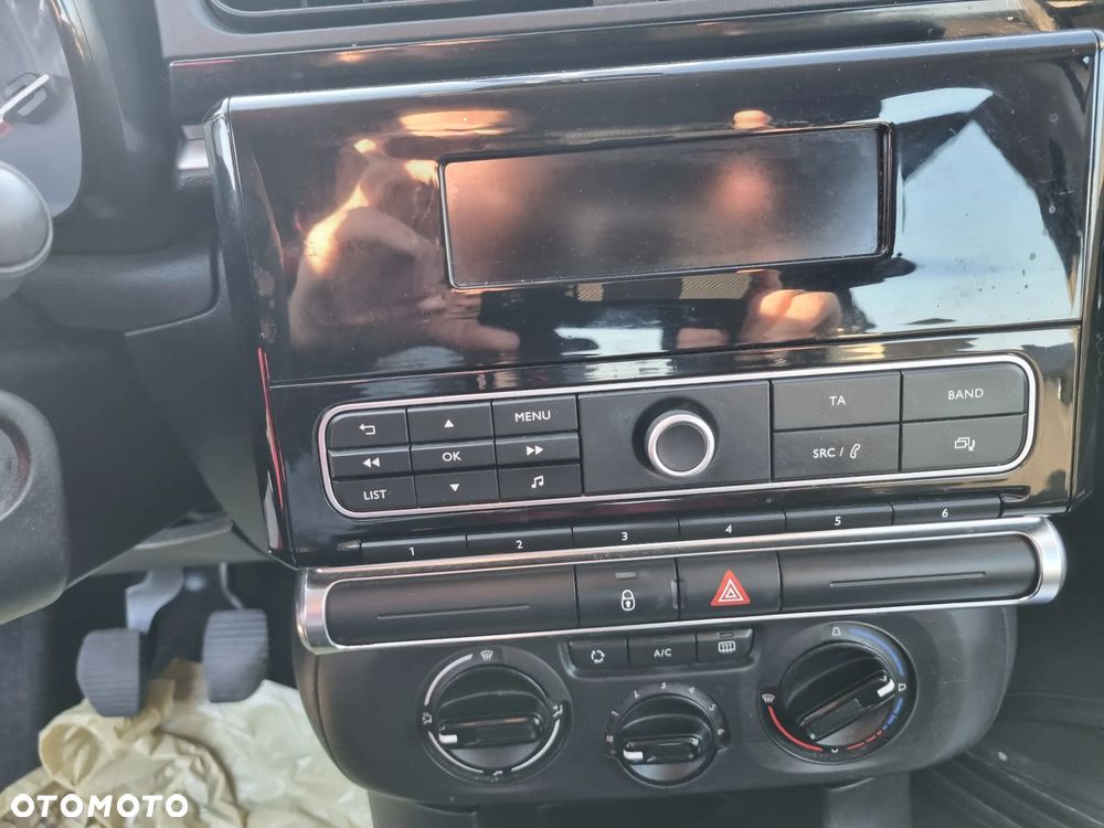 Citroën C3 Pure Tech 82 SHINE - 26